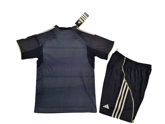 Ensemble Third Réal Madrid Extérieur 25-26