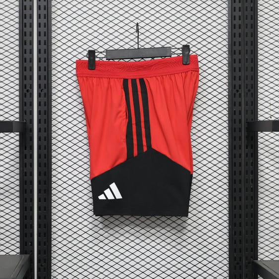 Short d'entraînement Manchester United 26-27 Rouge et Noir - côté gauche